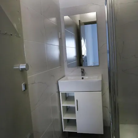 Modern Suites - Floor *