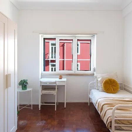 Homestay Modern Suites - Floor *