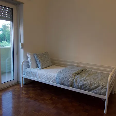 Homestay Modern Suites - Floor