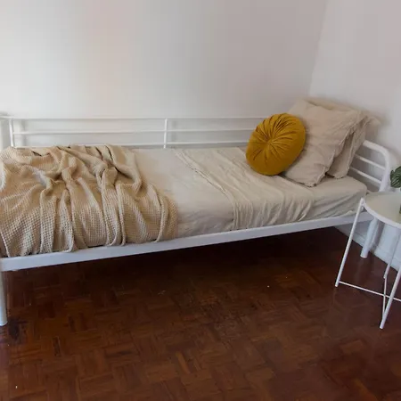 Modern Suites - Floor Homestay Lisbon